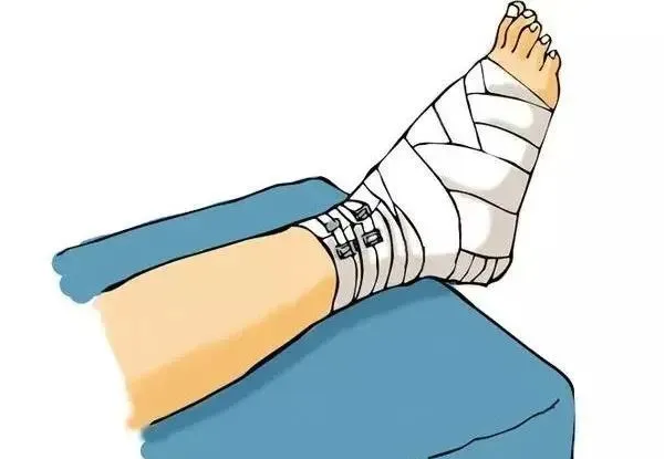骨折了，骨頭接上就行了？